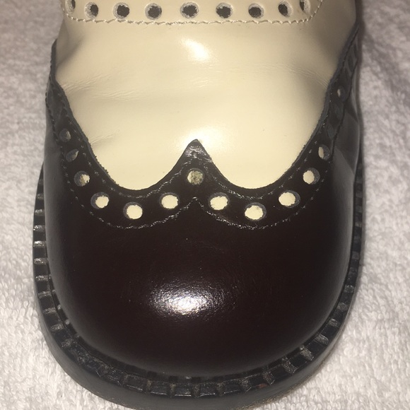 Anne Klein spectator shoes size 6 - Picture 6 of 8